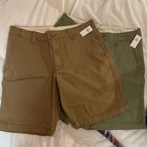 New with tags, Old Navy Lived-in straight shorts, size 32.